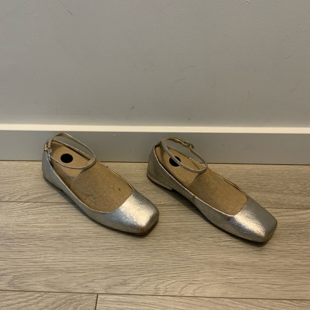 Dolce Vita Silver Square Toe Flats - Picture 4 of 9